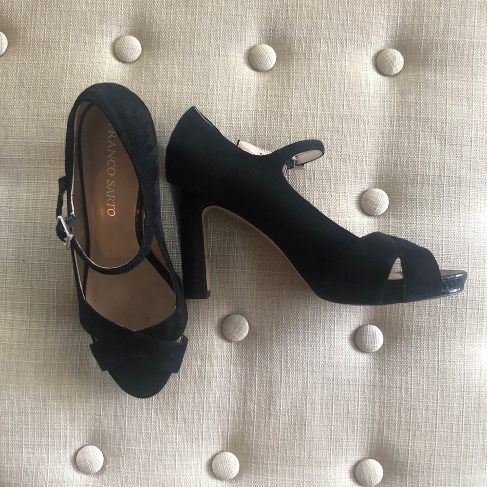 Shoes - Picture 4 of 5